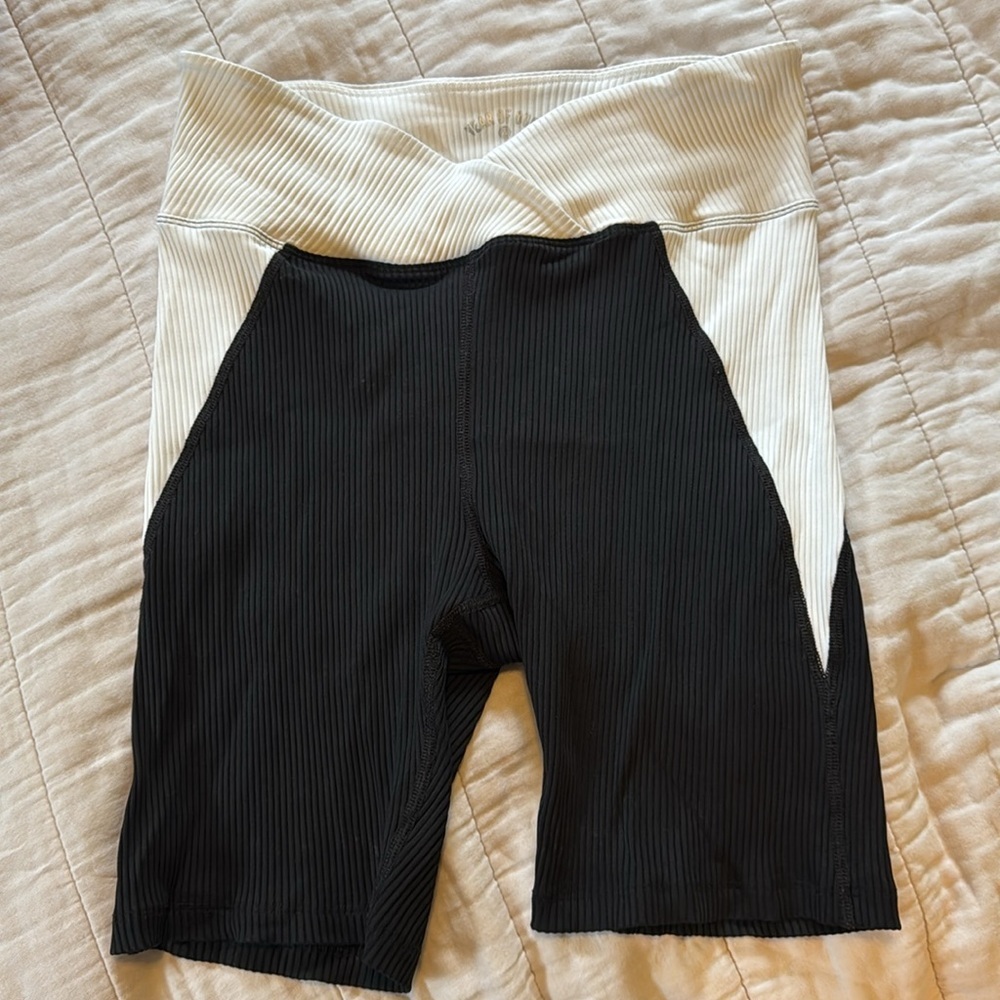 Year of Ours // Ribbed Studio Biker Short - Picture 7 of 9